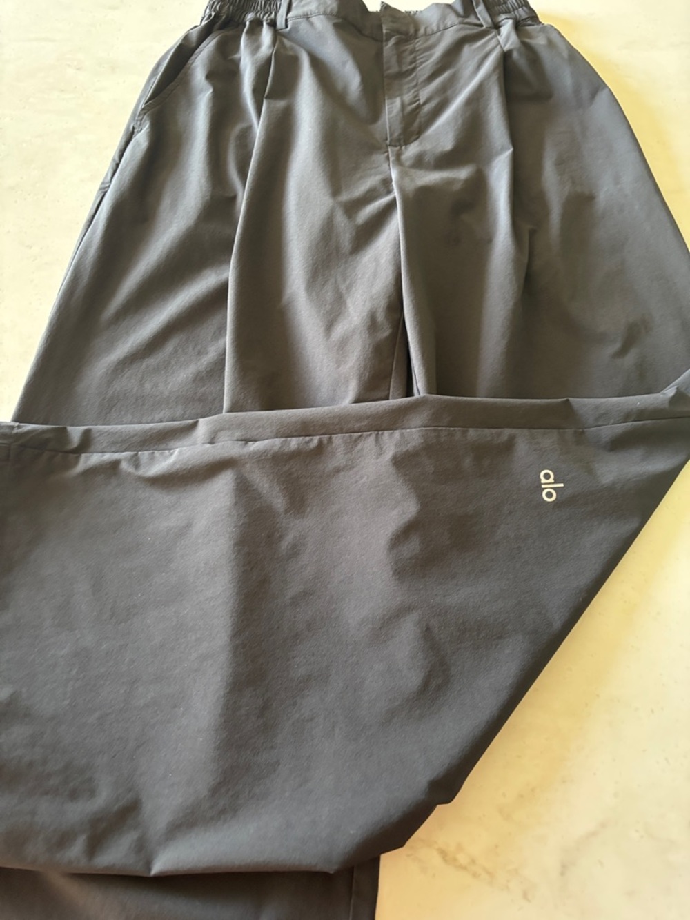 ALO Yoga Men's Black Performance Joggers